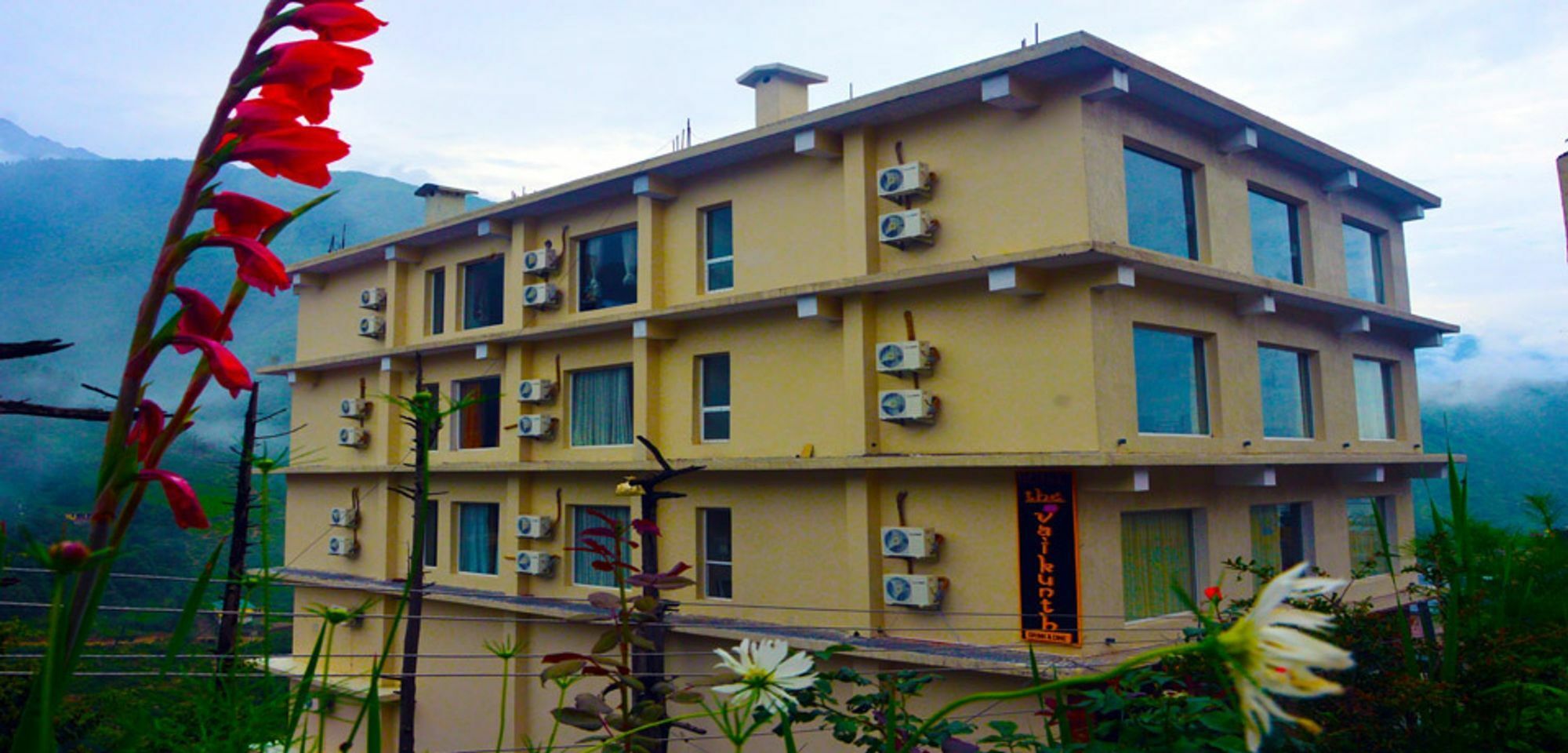 The Vaikunth Otel Dharamshala Dış mekan fotoğraf